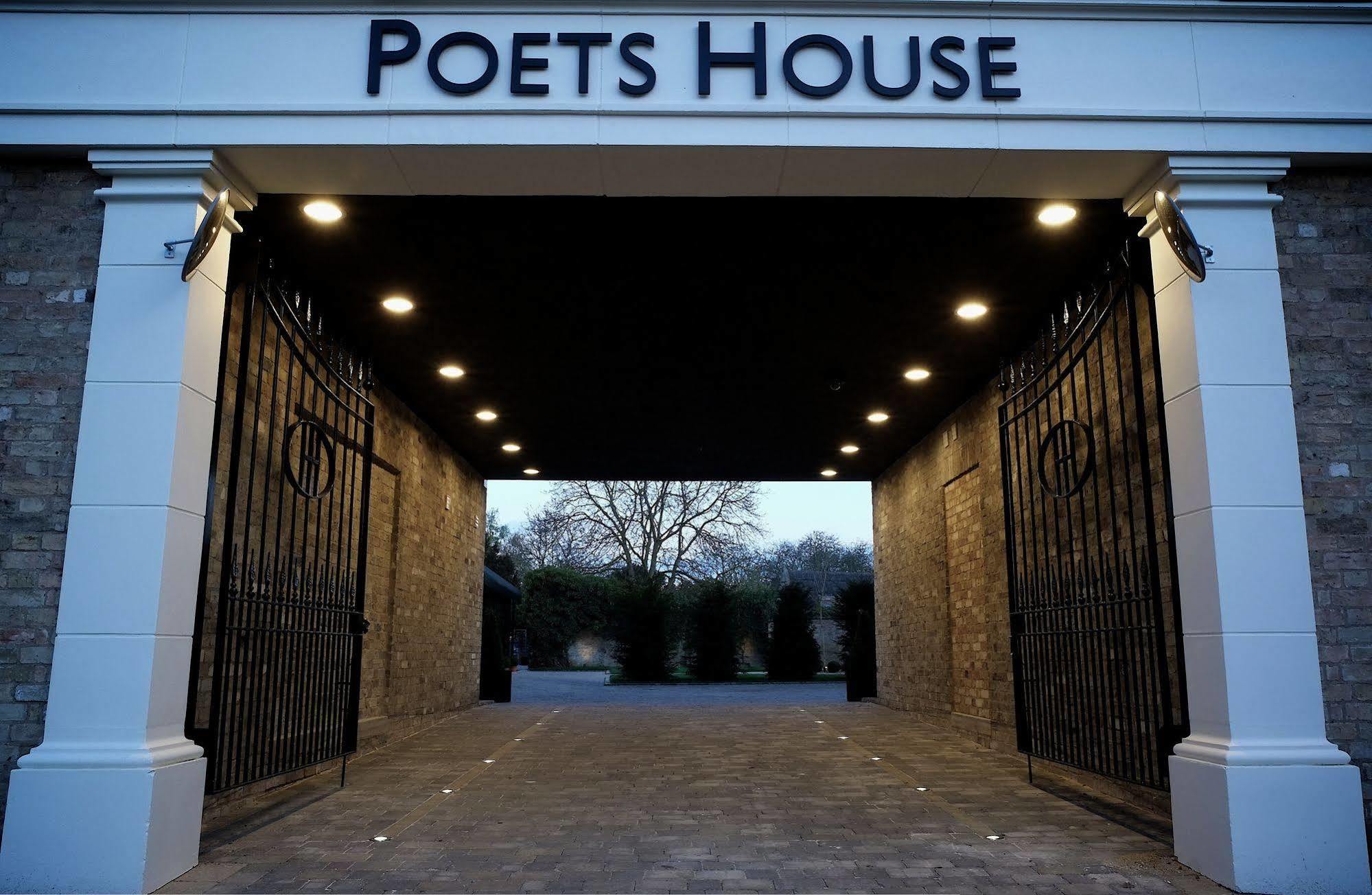 Отель Poets House